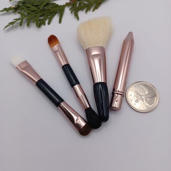 SOLD - 🎁FREE gift with purchase! Mini Makeup Brush Set - Picture 9 of 9